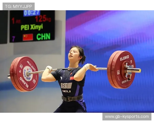 国际举重女子组推广安全举重公益课堂进社区,国际女子举重视频